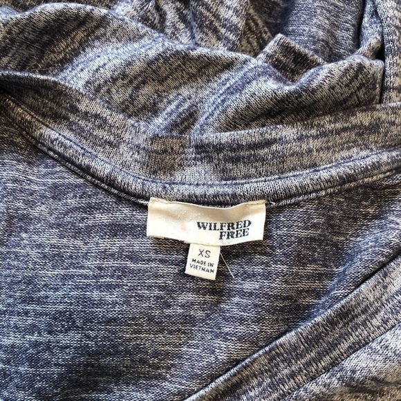 ARITZIA Wilfred Free Devinette V Neck - Picture 5 of 7